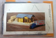 Walthers HO Scale Trainline Whistle Stop Station Building Kit