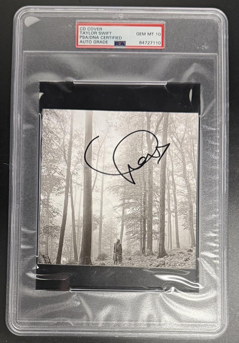 Taylor Swift Signed Autograph Folklore PSA/DNA Slabbed CD Booklet GEM MINT 10