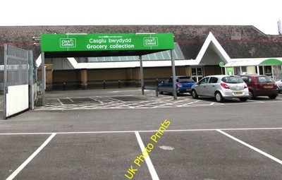 Foto 6x4 Lebensmittelgeschäft Sammelstelle vor dem Supermarkt Asda Duffryn, N c2016