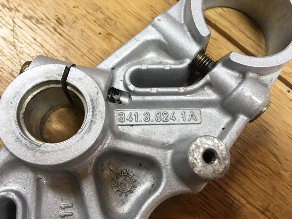 Ducati 900SS 750SS Fi Top Yugo Triple Abrazadera Plateado Foto 4 de 4