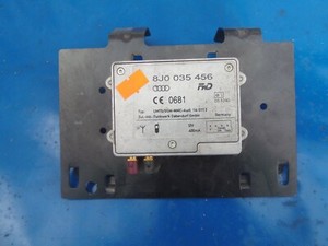 Steuergerät Antenne Halte Verstärker Antennenverstärker  8J0035456