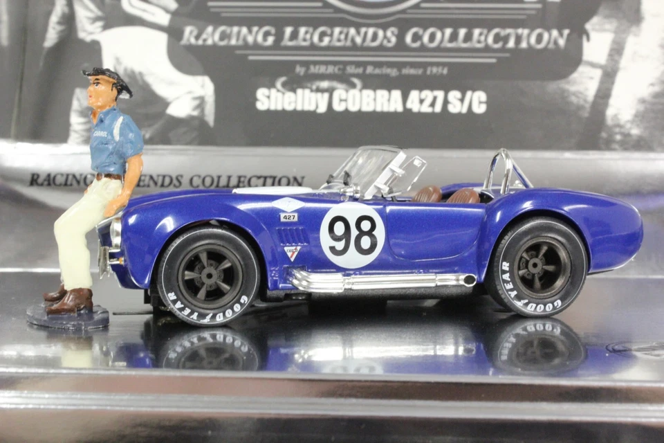 MRRC MC0001 SHELBY COBRA 427 NUEVO 1/32 SLOT CAR EN EXHIBICIÓN CON FIGURA CAROLL SHELBY Foto 4 de 4