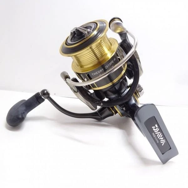 DAIWA vs SHIMANO - THEORY vs SUSTAIN FI - una