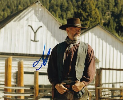 JAMES BADGE DALE signed Autogramm 20x25cm YWLLOWSTONE in Person autograph COA