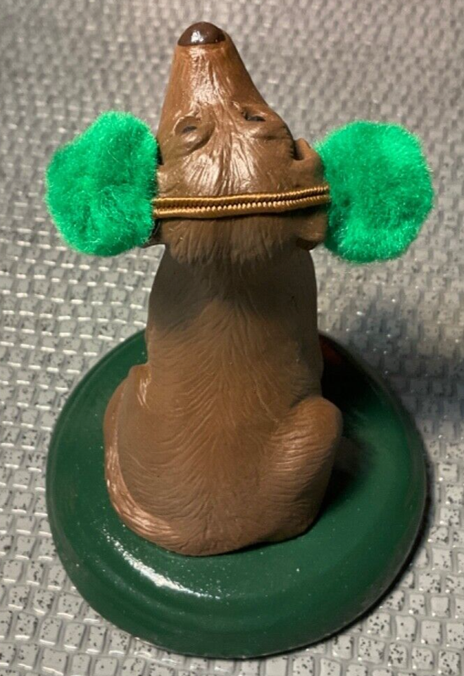 Byers Choice Carolers 2007 Pet Dog Brown Labrador ? with Green Ear