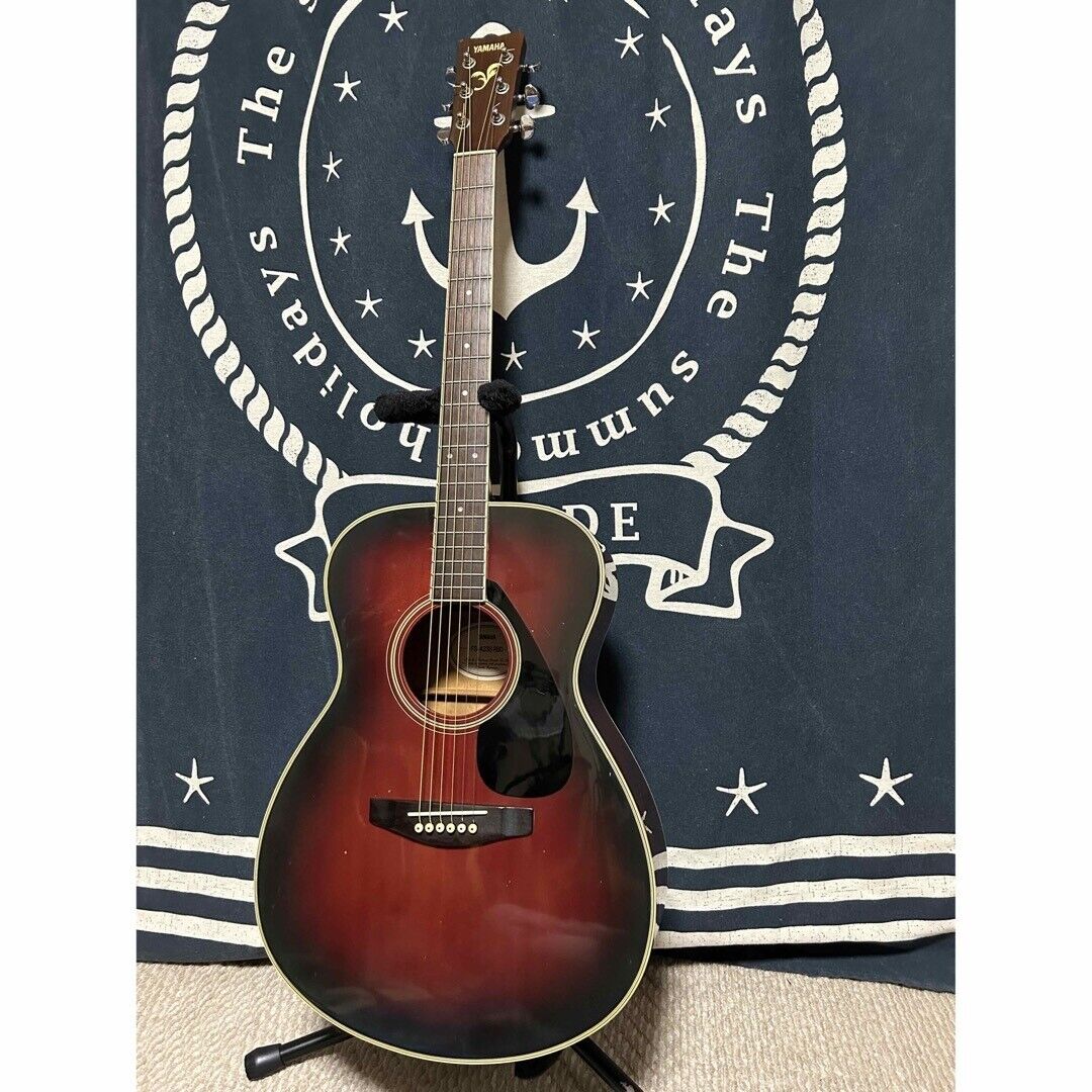 Folk Acoustic Guitar Yamaha FS-423S RBD Model Redburst Color Folk Acoustic Guitar Yamaha FS-423S RBD Model Redburst Color