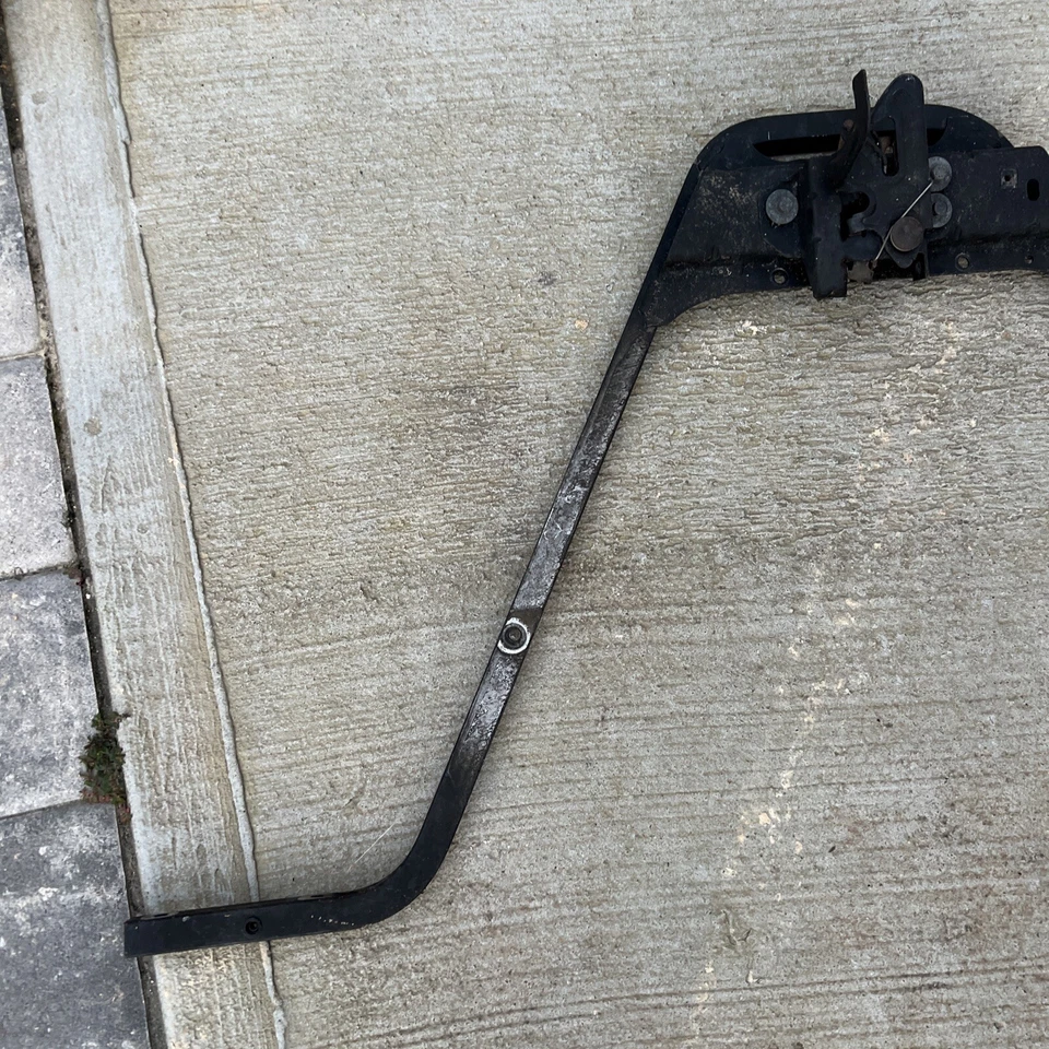 Conjunto de centro de soporte de núcleo de radiador Chevy Silverado HD2500 HD3500 1999-2006 FABRICANTE DE EQUIPOS ORIGINALES Foto 3 de 4