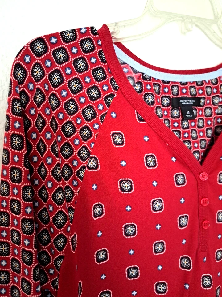 CAMISÓN MUJER TALLA MEDIANA MANGA LARGA CUELLO EN V PUNTO CAMISETA ROJA VERA WANG Foto 3 de 4