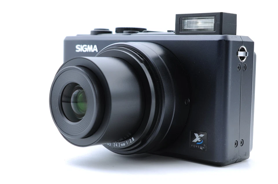 Near Mint Sigma DP2 14MP Compact Digital Camera Black w/ Charger Hood Adapter - Image 2 of 4