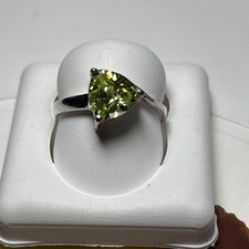 RING 925 Sterling Silver Prong set Triangle Peridot Size 7 13BB