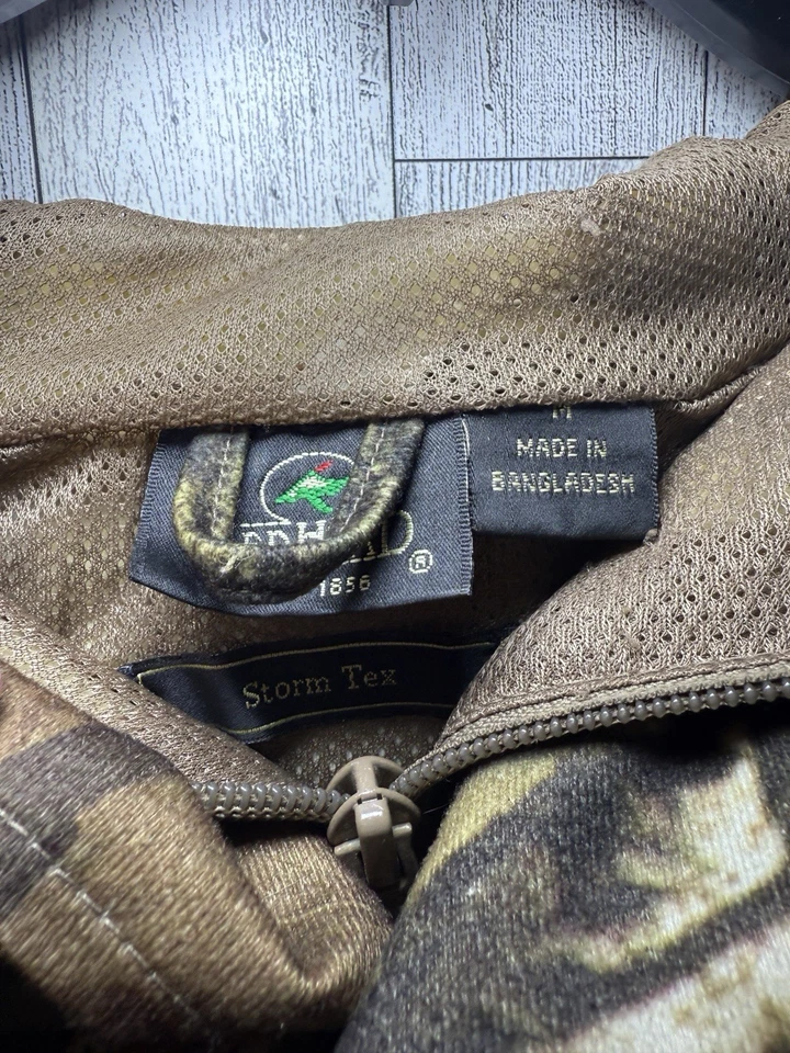 Redhead Size Medium Youth, Storm Tex RealTree Camo Jacket Perfect Condition - Image 2 of 4