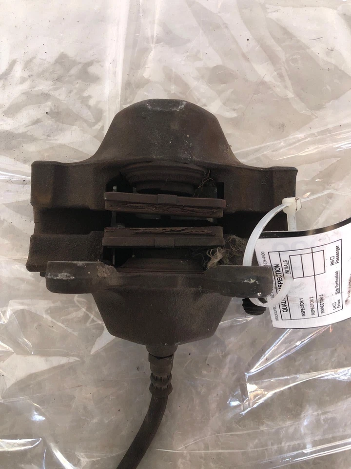 1994 - 1998 MERCEDES BENZ C-CLASS C230 Rear Brake Caliper Passenger Right RH OEM - Image 4 of 4