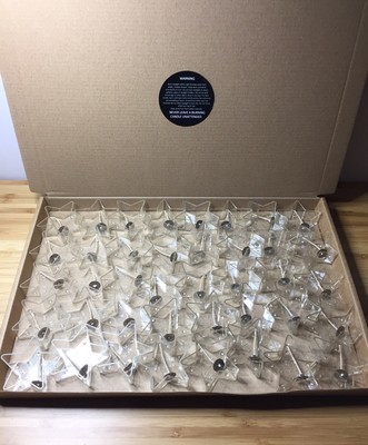  40 Polycarbonat Teelichtbecher Sternform Packung mit Vorwachs Dochthalter