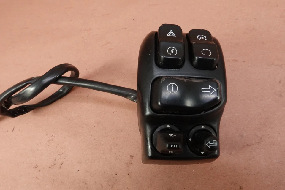 2014-2023 Harley Davidson FLHTK Electra Glide Ultra Limited RIGHT CONTROL SWITCH - Image 2 of 4