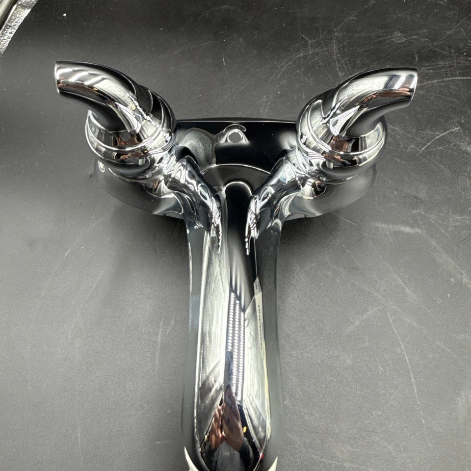 Nova caixa aberta Moen Monticello 4" torneira central 4550 84000 cromada - Imagem 3 de 4