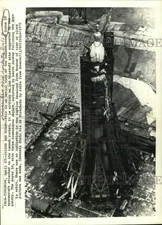 1971 Press Photo Missiles-Soyuz 10 spacecraft attached to launch rocket