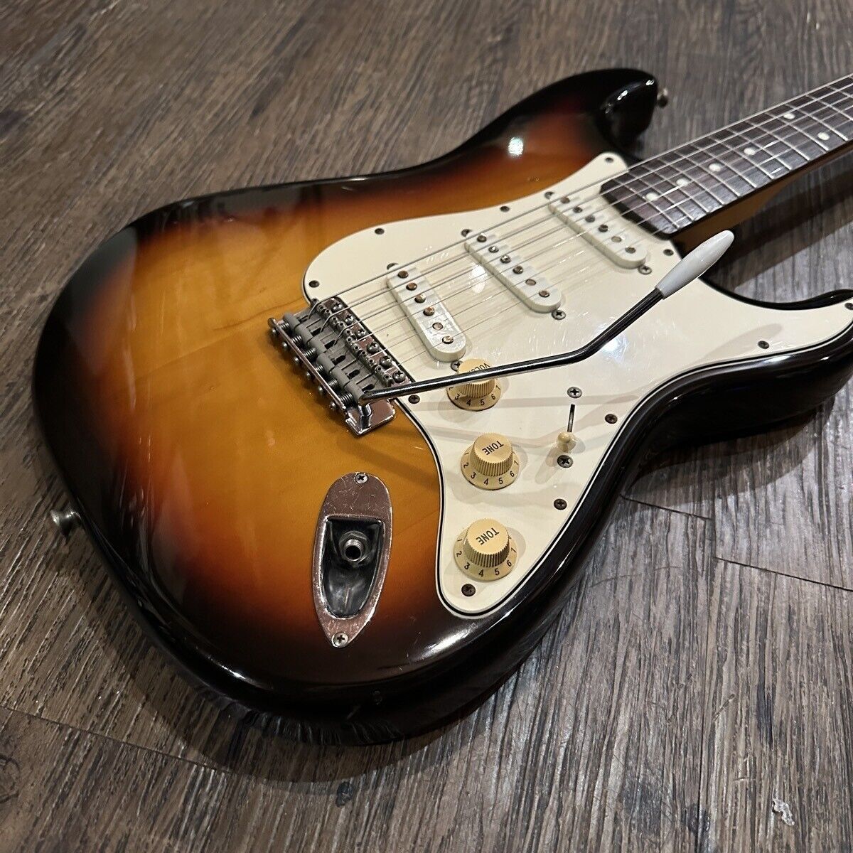 Used 1993-1994 Fender Japan / Fujigen ST-62 Sunburst MIJ Used 1993-1994 Fender Japan / Fujigen ST-62 Sunburst MIJ
