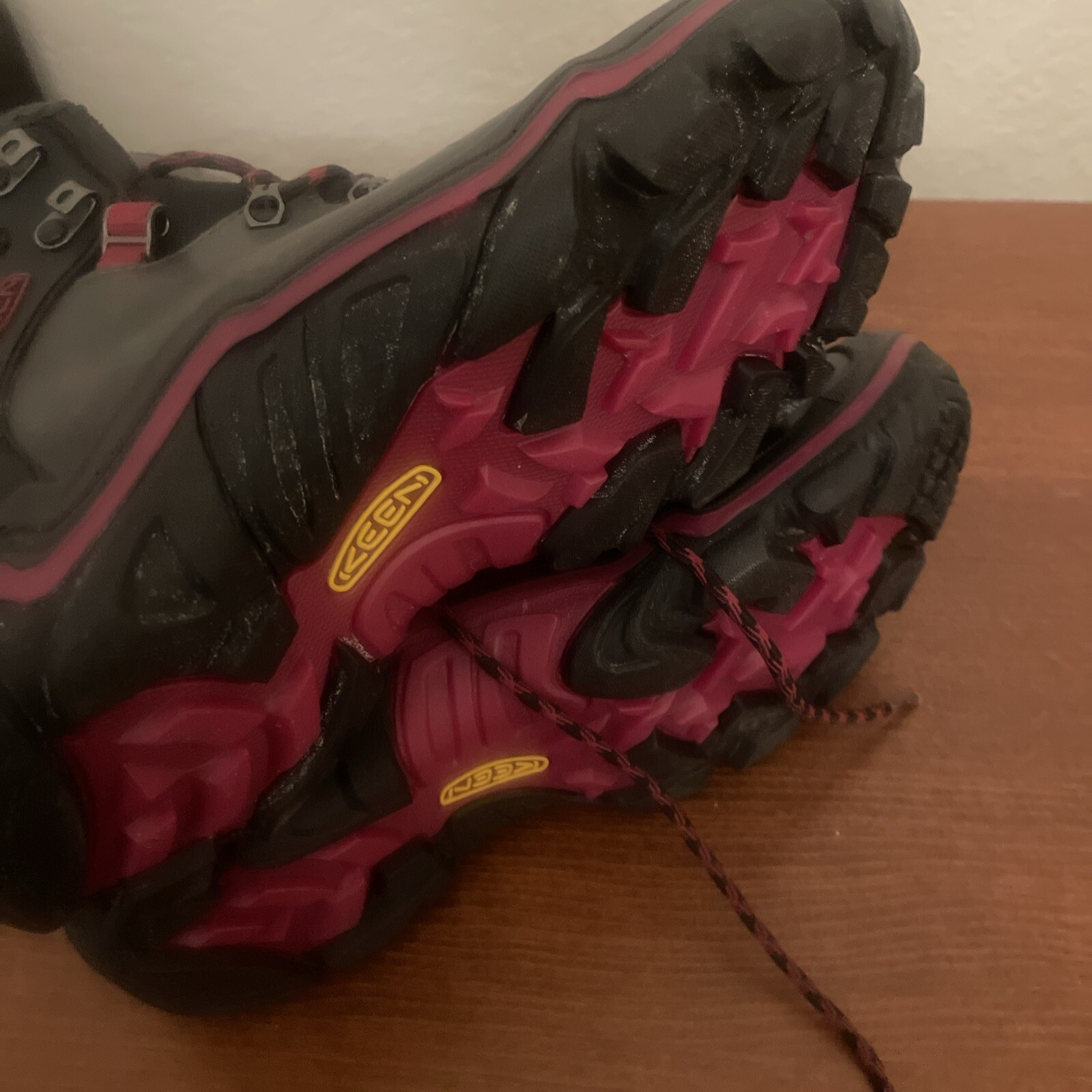 Stivali da trekking donna Keens nero marrone taglia 9