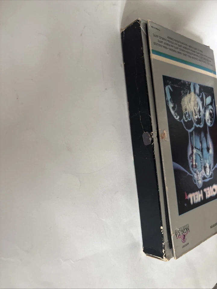 Motel Hell VHS 1986 MGM Big Box Vintage Cult B Movie Horror Foto 3 de 4