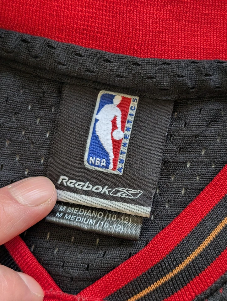 Camiseta Philadelphia 76ers Juvenil Mediana Negra NBA Baloncesto Chris Webber Reebok Foto 4 de 4