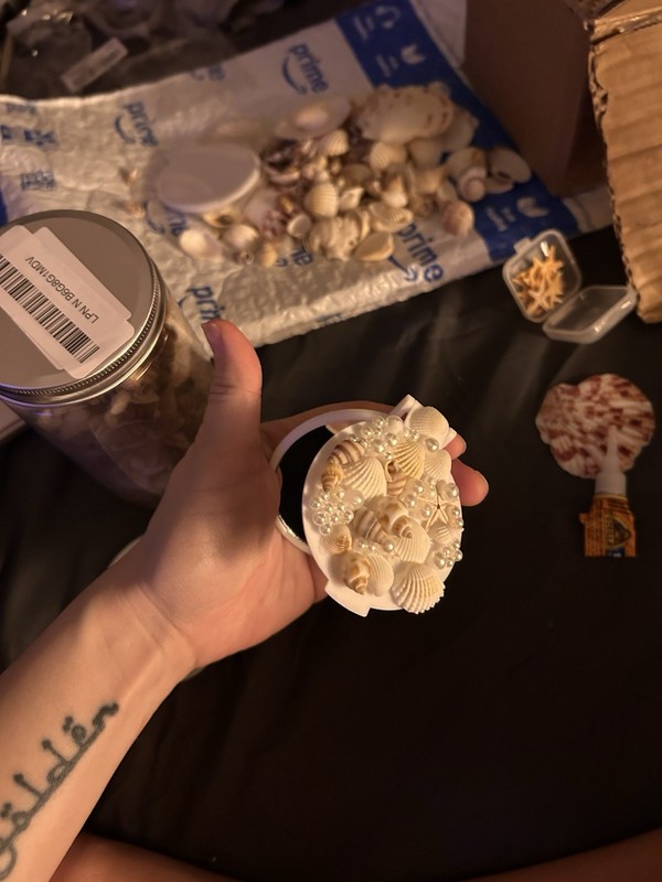 Handmade shell compact mirrors 