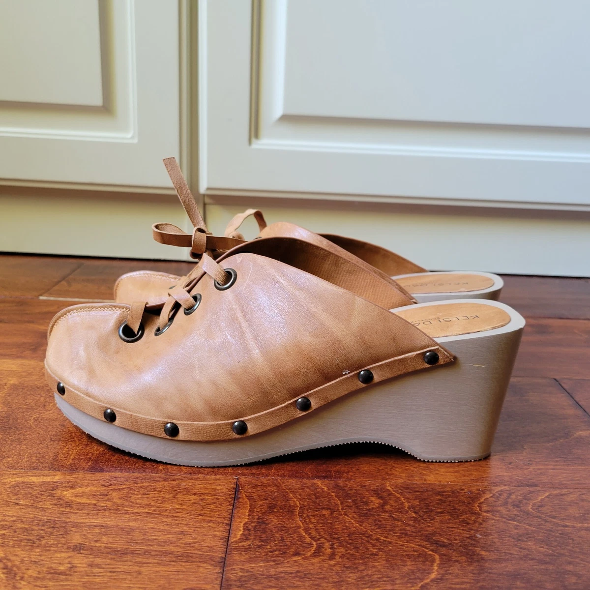 Acorn clogs deals