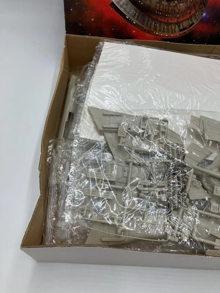 Polar Lights Star Trek Enterprise NX-01 Model Kits 1/350 scale boxed 2018 New - Image 3 of 4