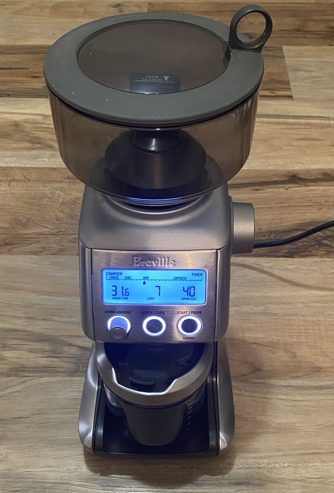 Breville BCG820BSS Smart Coffee Bean Grinder - Brushed Stainless Steel Working