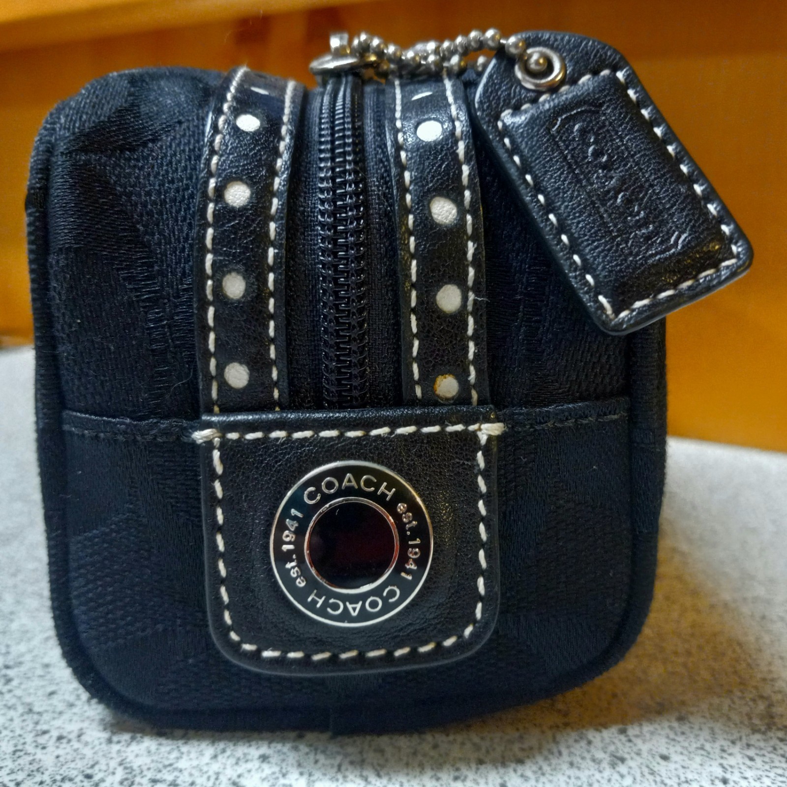 NWT COACH BLACK PRINT SIGNATURE LOGO COSMETIC POUCH / WRISTLET ZIP MINT UNUSED thumbnail 5