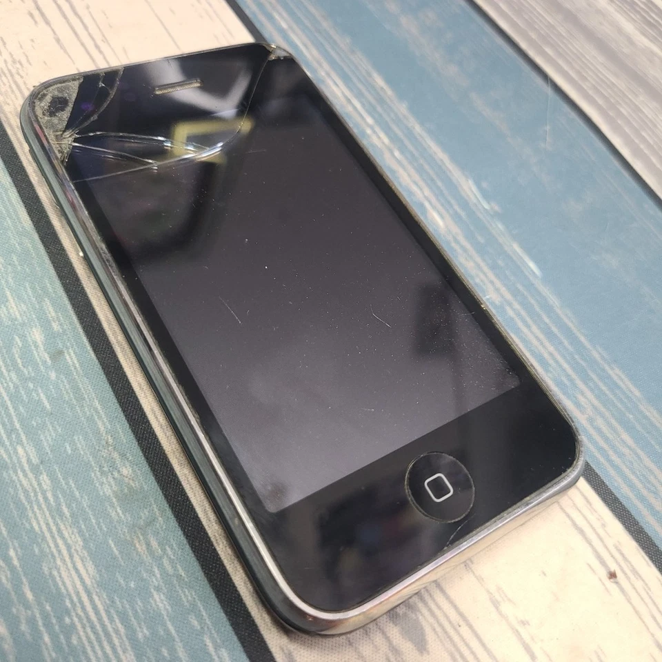 De colección Apple iPhone 3G Negro 8 GB Coleccionable Raro A1241 COMO ESTÁ/PIEZAS (¡NO CARGA!) Foto 2 de 4