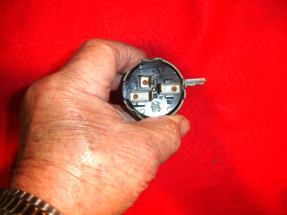 Interruptor de ignição 1960 1961 Chevy/GMC caminhão 1960-!961-1962-63-64 Corvair NOS Delco - Imagem 2 de 2