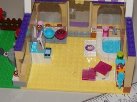 Lego Friends 41124 Heartlake Puppy Daycare Incomplete Set 