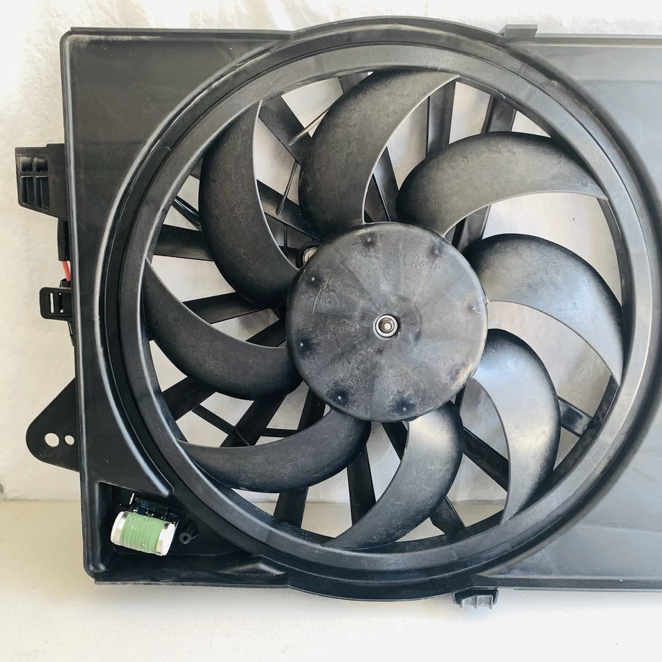 Motor de ventilador de radiador e condensador Fiat 500 TYC 623050 2012-2019 NOS - Imagem 2 de 4