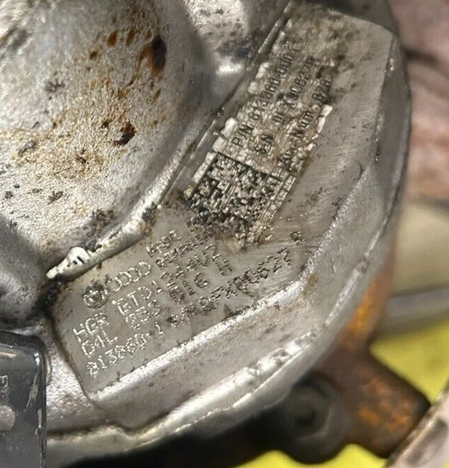 Turbocompresor VOLKSWAGEN GOLF 1.6 TDI CLH 2013-2016 04L253016H Foto 2 de 2