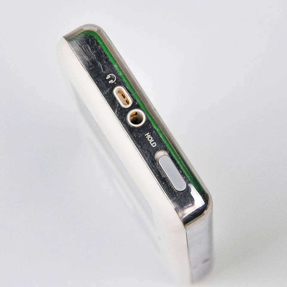 APPLE iPOD CLASSIC PHOTO 4TH GEN. WHITE 60GB...NEW BATTERY MP3/MP4/MP5 - Image 4 of 4