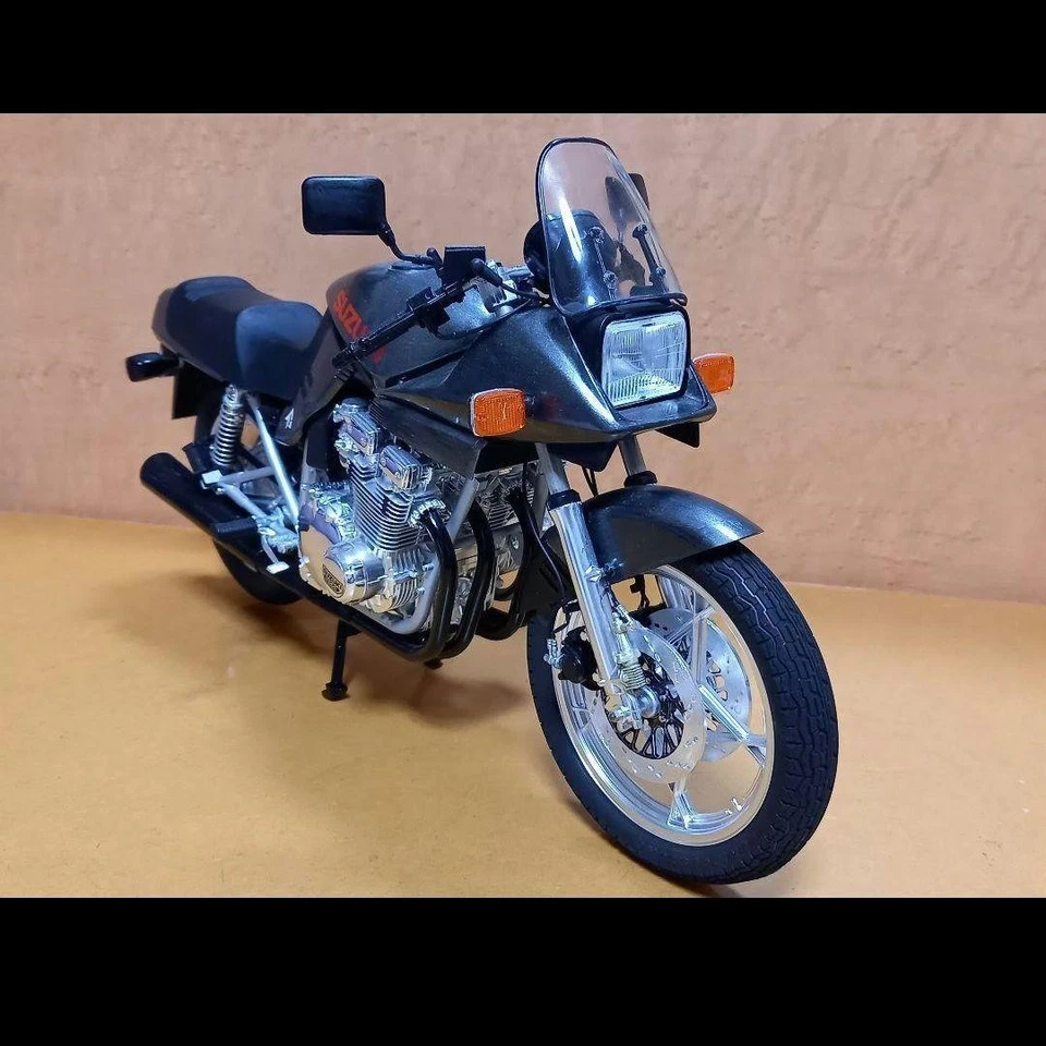 Suzuki Katana Motorcycle Model 1/6 Scale Tamiya Plastic Model Completed Display - Image 4 of 4