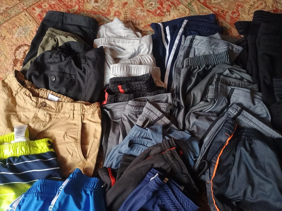 Boy's Youth Size 14/16 Variety brands shorts Lot /couple 10/12 shorts/ 29 pairs - Image 3 of 4