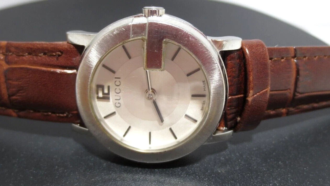 MONTRE FEMME GUCCI G RONDE 101 L EN ACIER INOXYDABLE 28 MM BOÎTIER 7 POUCES DE LONG (128134 ER)