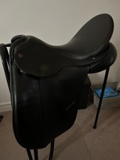 Albion SLK Dressage Saddle Medium/wide 17.5 Inch Black