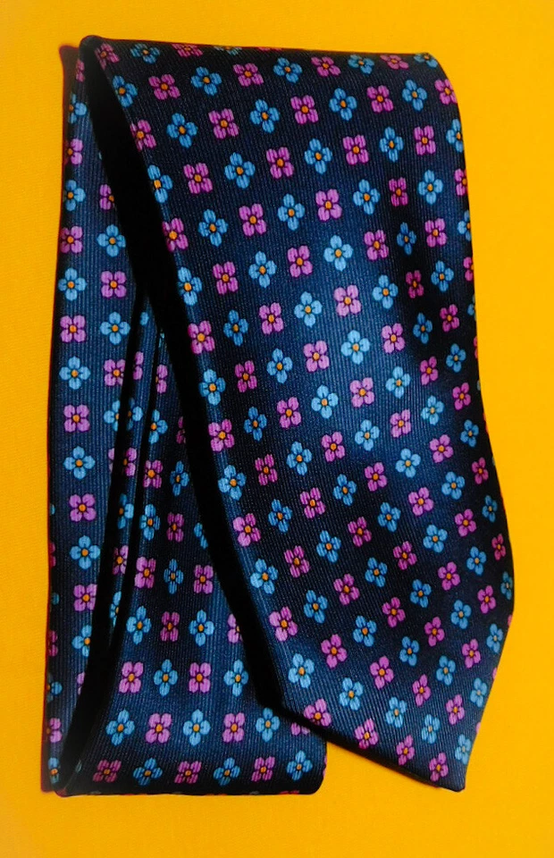 CORBATA FLORAL MULTICOLOR HILDITCH & KEY HECHA EN INGLATERRA - CORBATAS - CORBATAS DE DISEÑADOR. Foto 2 de 3