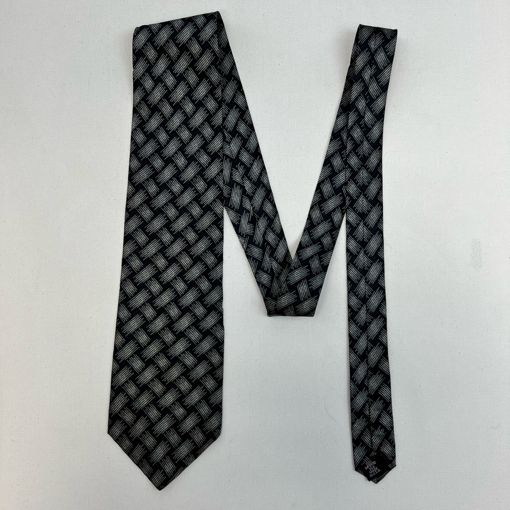 Andrew Fezza Mens Tie Necktie Multicolor Navy Geometric 100% Silk