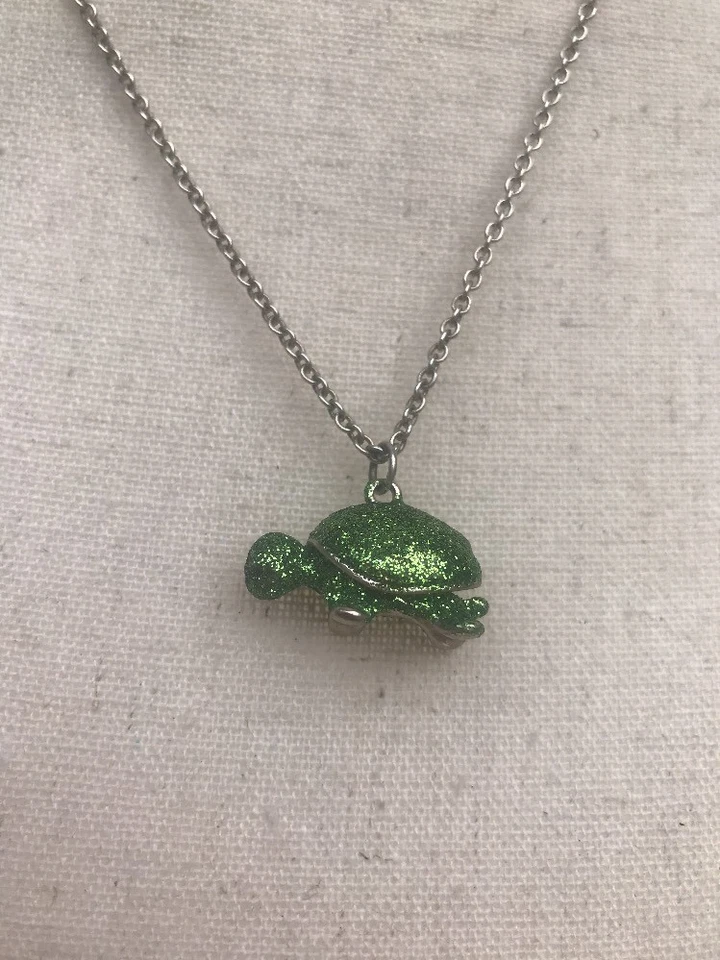 Claires Tortuga Verde Brillante Brillo Tono Plata Collar Colgante 18.5" Largo Niñas Foto 3 de 4