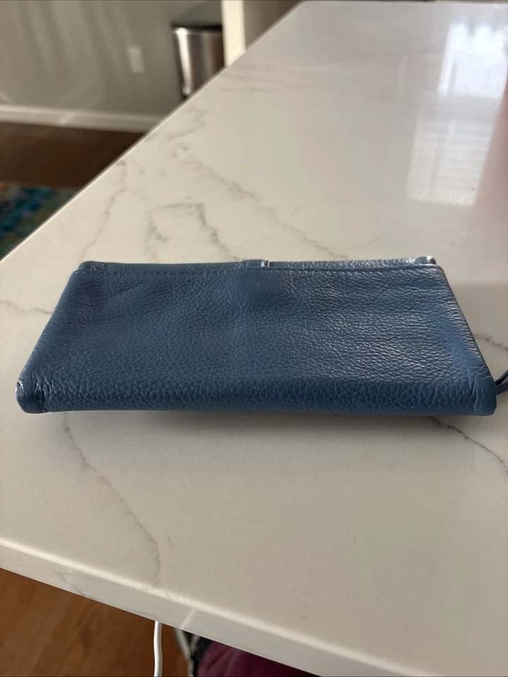 Cartera Grande Brighton Azul Lolita Cuero Guijarro Brillante Tres Pliegues Usada Foto 2 de 4