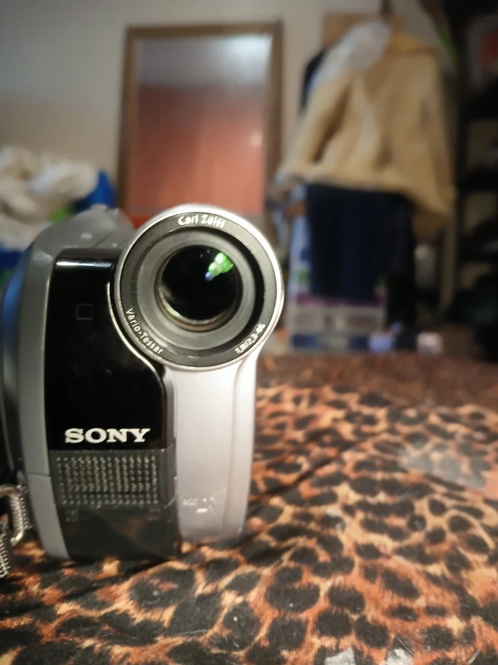 [NEAR MINT in BOX] Sony Handycam HDR-HC3 High Definition Camcorder From JAPAN - Image 4 of 4