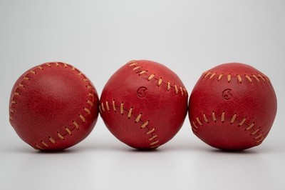 3er Set Handgefertigte Jonglierbälle aus Leder. Lederbälle, Spielbälle, Unikate