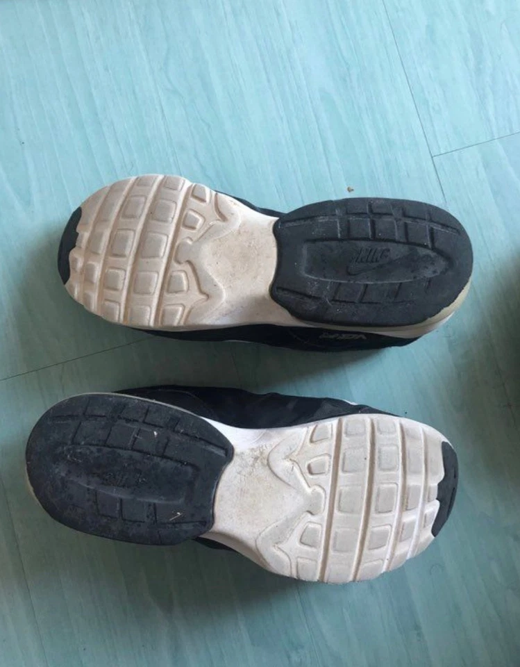 Chaussures Nike Air Max VG-R pointure 44 - Photo 4/4