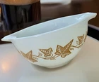 Vintage PYREX Cinderella Sandalwood Mixing Bowl #441  1.5 Pint with Tan Leaves