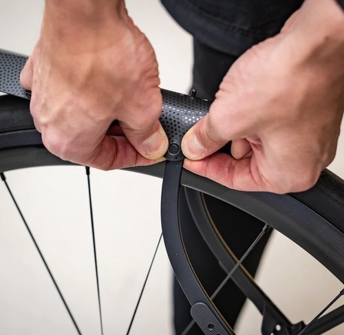 Ass Savers Win Wing 2 Rear ROAD BIKE Tangent Clip-On Mudguard: Stealth Black - Picture 7 of 10