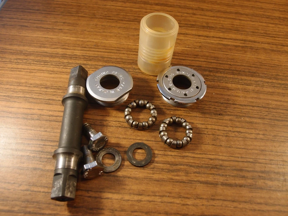 1980's vintage bottom bracket Sugino Japan 114 mm 35XP1 / 68 mm - Image 3 of 4