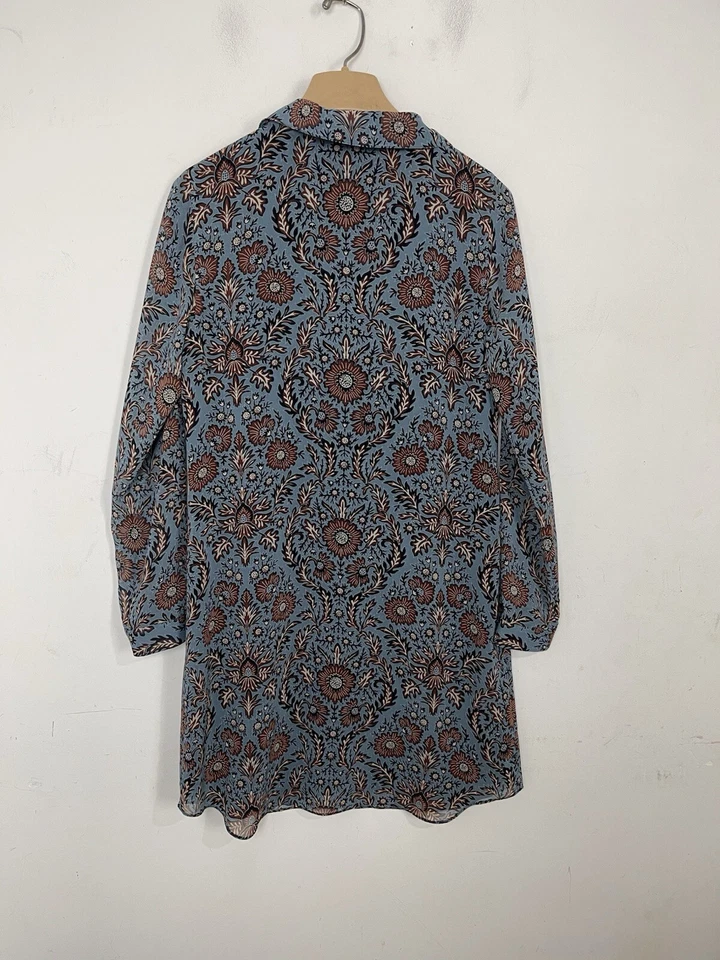 Vestido Cabi para mujer pequeño azul oscuro floral fluido Old Money Country atemporal Foto 3 de 4